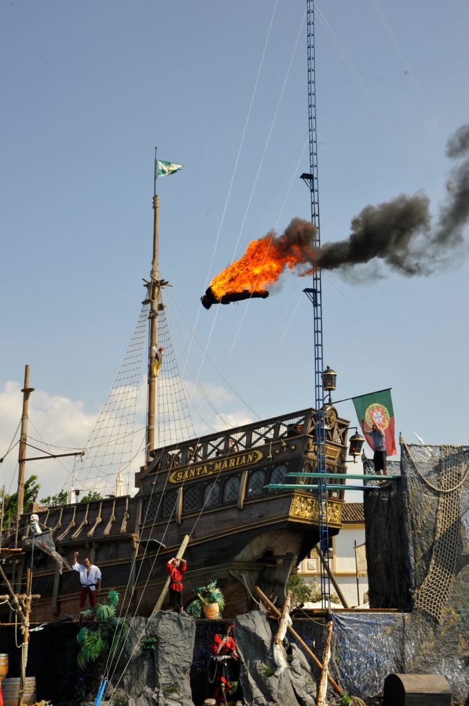 Mutige Piraten, waghalsige Sprünge: Ein Spektakel, das den Atem stocken lässt, kehrt in den Europa-Park zurück HD1