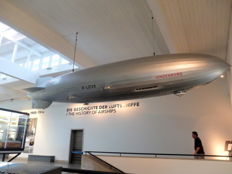 Feierlicher Start der Sommersaison: Zeppelin Museum begrüßt den siebenmillionsten Gast!