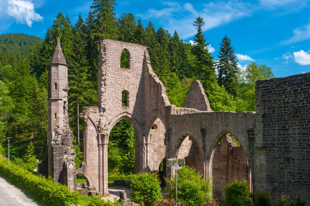 Ausflugstipp: Die magischen Allerheiligen-Wasserfälle und das geheimnisvolle Kloster Allerheiligen AdobeStock 79633038