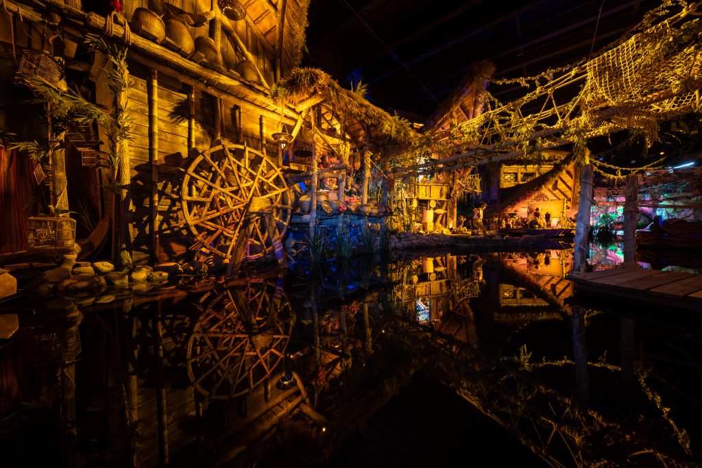 Echtzeit-Action ohne Warten! Der Trick, der deinen Europa-Park Tag verändert 1 Piraten in Batavia im Europa-Park - eine abenteuerliche Bootsfahrt durch eine exotische Welt voller mutiger Piraten und faszinierender Kreaturen. Foto: Europa-Park