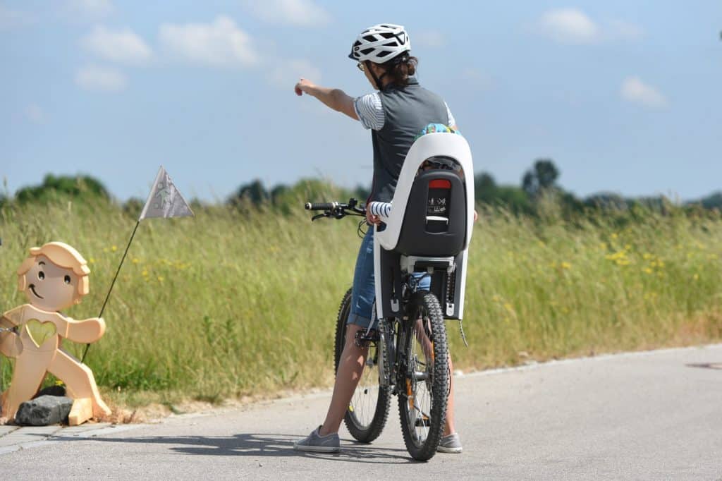 Mit Sicherheit auf Tour: Alles, was du über Fahrradkindersitze wissen musst