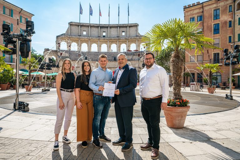 Europa-Park Erlebnis-Resort: Der Ort, an dem Karriereträume beginnen! Europa-Park Erlebnis-Resort: Der Ort, an dem Karriereträume beginnen!