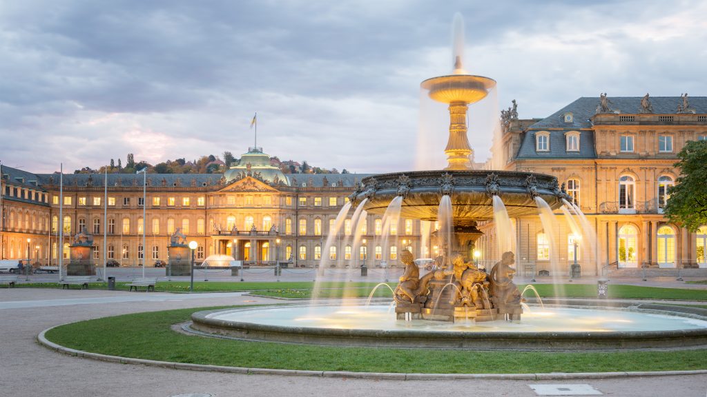 Der Schloßplatz in Stuttgart ist ein sehr beliebtes Fotomotiv in der Landeshauptstadt.
