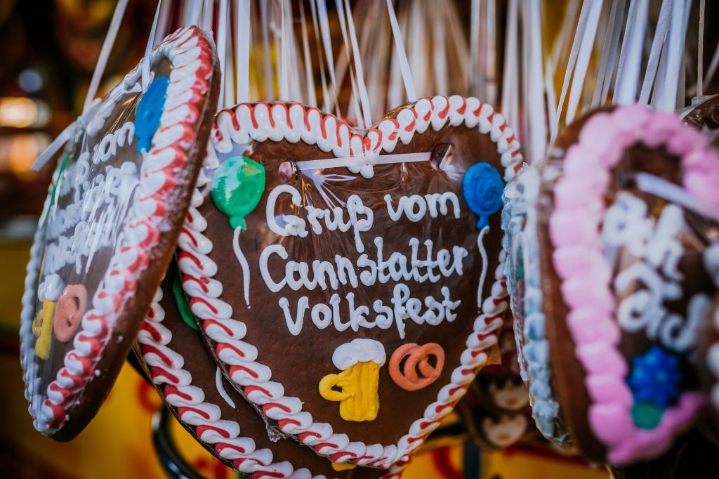 Cannstatter Volksfest 2023: 176 Jahre voller Lebensfreude, Tradition und Kultur! Cannstatter Volksfest Lebkuchenherz 2015 Thomas Niedermueller
