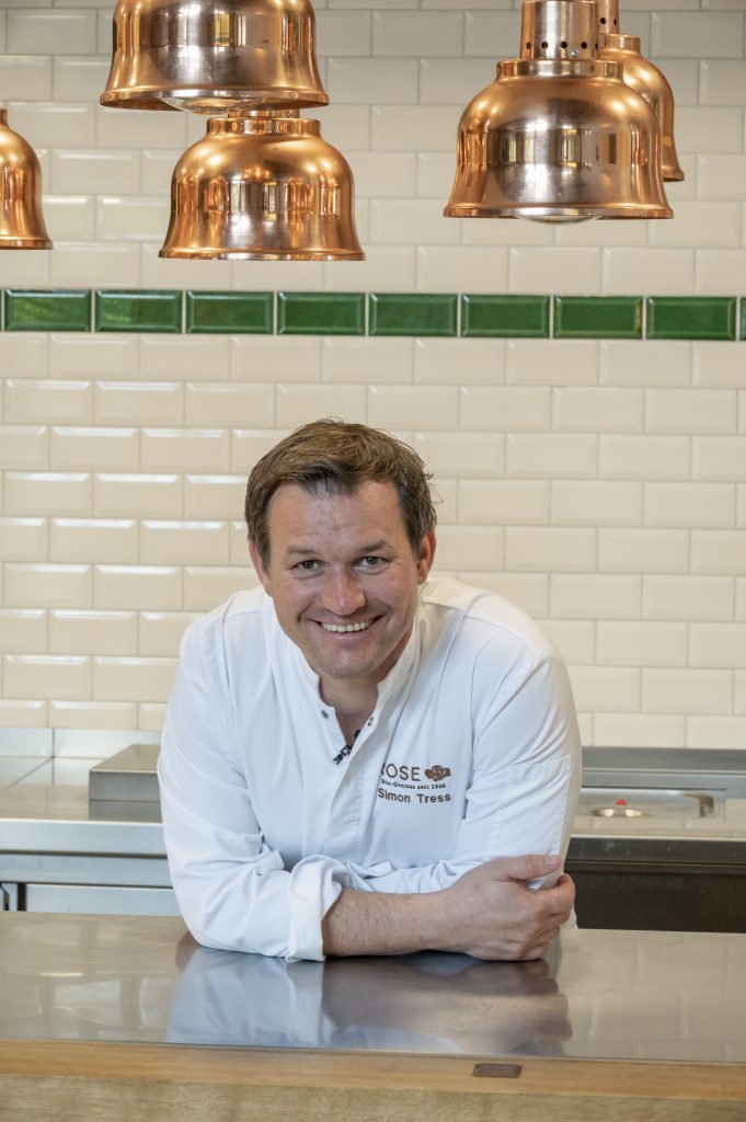 Simon Tress, der Pionier der nachhaltigen Gastronomie, der mit seinem Engagement und seiner Bio-Küche neue Maßstäbe setzt.