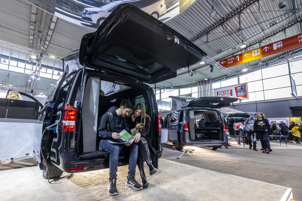 Das gesamte Caravaning-Portfolio - von den Fahrzeugen, über Zubehör bis hin zu Stellplätzen - erleben Interessierte in sieben Hallen. 