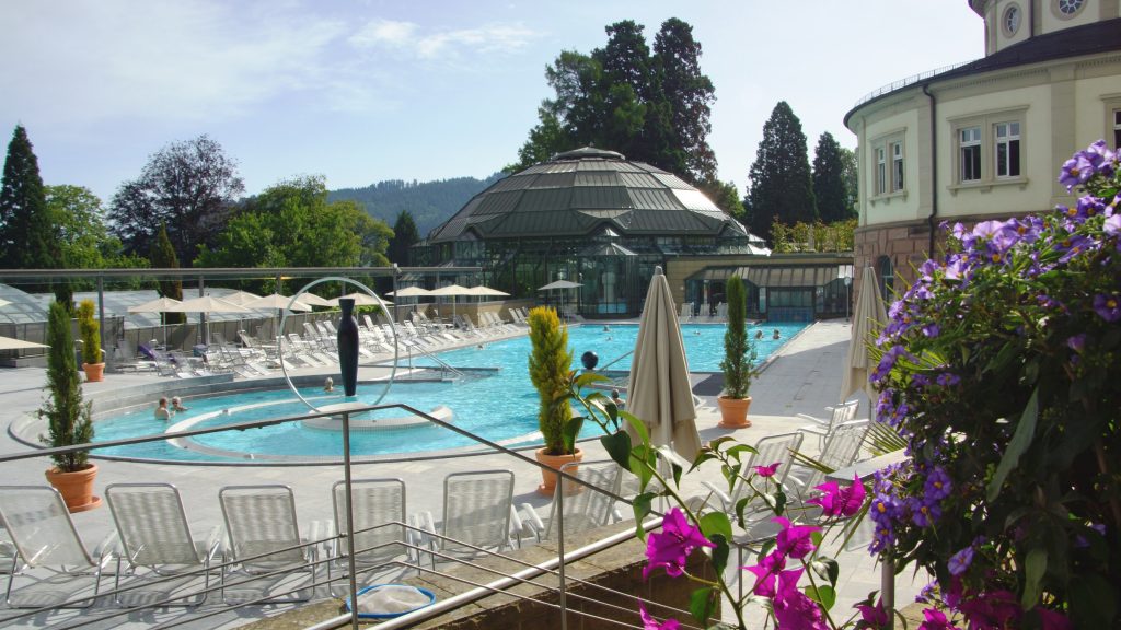 Baden wie die Römer vor 2000 Jahren: 4 historische Badetempel in Baden-Württemberg 2 Baden wie die Römer vor 2000 Jahren: 4 historische Badetempel in Baden-Württemberg Cassiopeia Therme Aussenbecken verkleinert