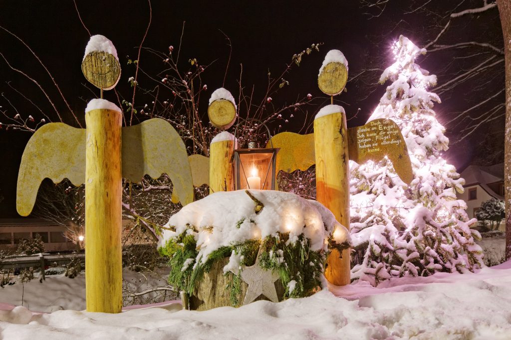 Weihnachtlicher Ausflugstipp: Besinnlicher Spaziergang & himmlische Begegnungen auf dem Glottentäler Engelweg