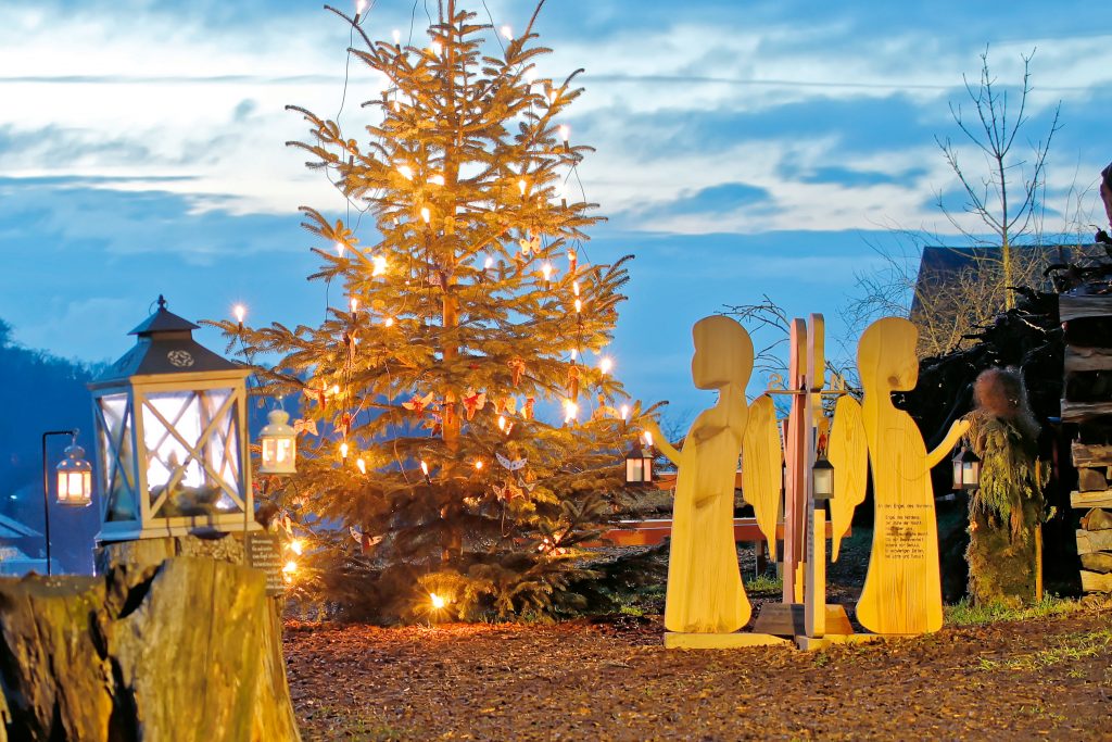 Weihnachtlicher Ausflugstipp: Besinnlicher Spaziergang & himmlische Begegnungen auf dem Glottentäler Engelweg MG 1524 Engel kreativplatz 2018 bw
