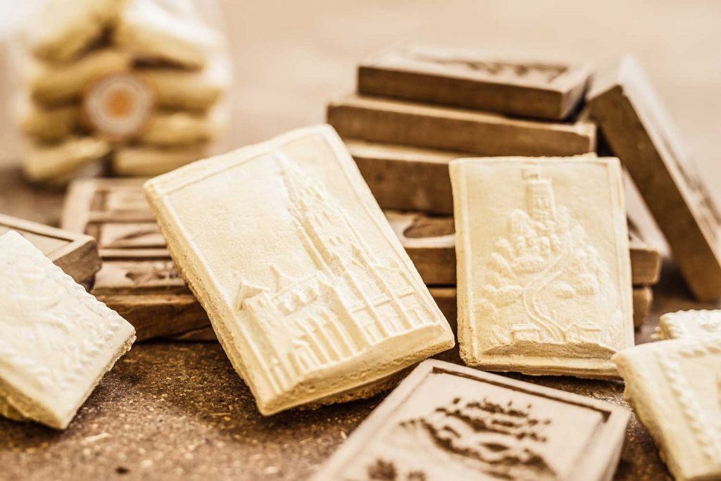 In der Weihnachtsbäckerei: 5 Köstlichkeiten aus Baden-Württemberg Springerle %C2%A9TMBW Spitzbarth