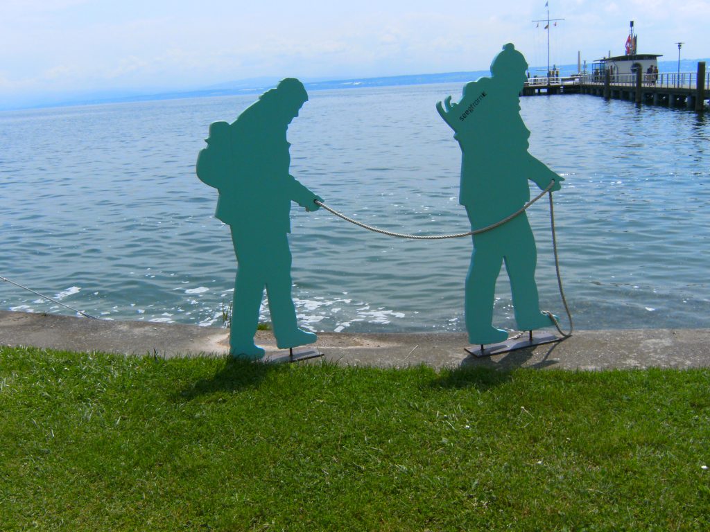 Historischer Kälteeinbruch 1963: Wie sich der Bodensee in eine endlose Eiswüste verwandelte! 3 Erinnerung in Hagnau an Erstüberquerung des gefrorenen Bodensees zur Vorbereitung der Eisprozession 1963.