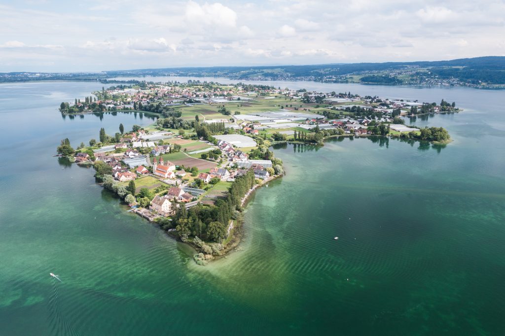 Wasserreiches Baden-Württemberg: Sprudelnde Entdeckungen im Süden Deutschlands Bodensee Insel Reichenau Klosterinsel c TMBW Raatz