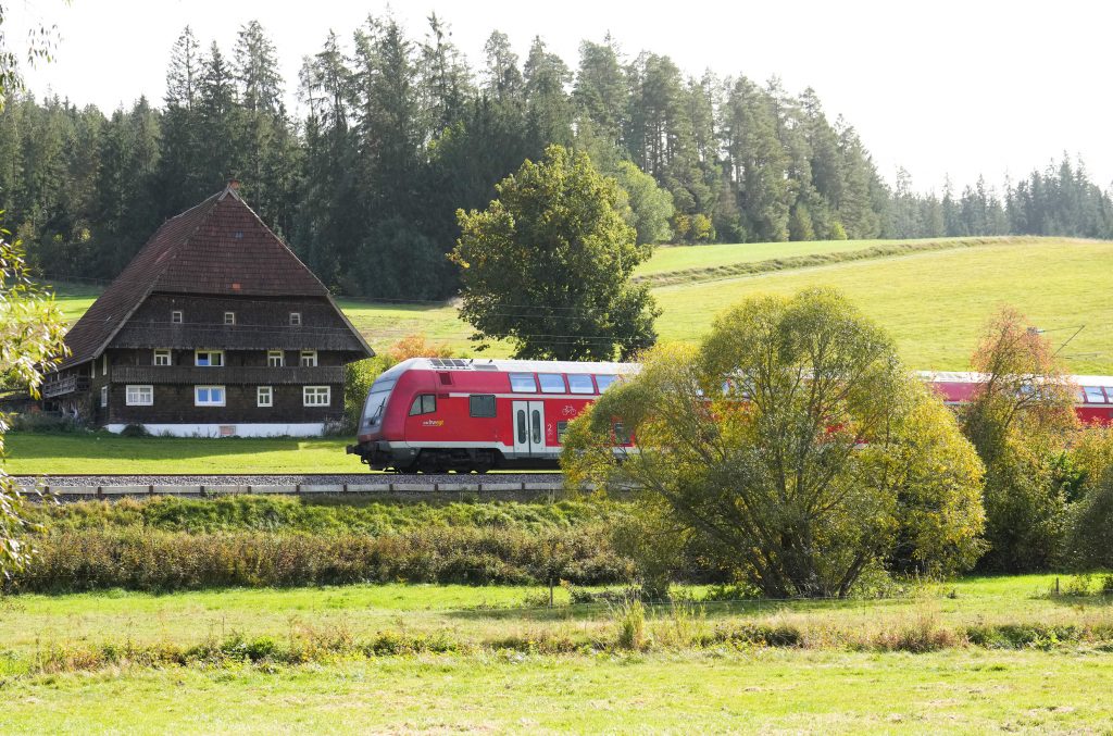 DB Region betreibt die Schwarzwaldbahn zwischen Karlsruhe und Konstanz auch über Ende 2026 hinaus
