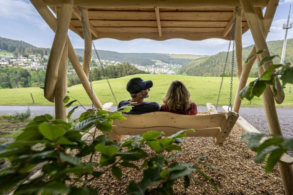 Wanderlust im Schwarzwald: Auf den Spuren von Silberminen und Hexentanzplätzen – Neue Wanderwege im Schwarzwald 2 Dorfblickrunde Tennenbronn