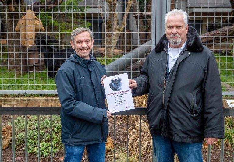 Wilhelma: Jaguar Teo bekommt einen Patenonkel – Honorarkonsul von Kolumbien übernimmt Patenschaft Wilhelma: Jaguar Teo bekommt einen Patenonkel – Honorarkonsul von Kolumbien übernimmt Patenschaft