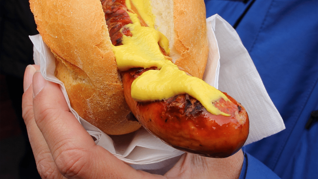 Die Lange Rote: Mehr als eine Bratwurst – ein Kulturgut in Freiburg