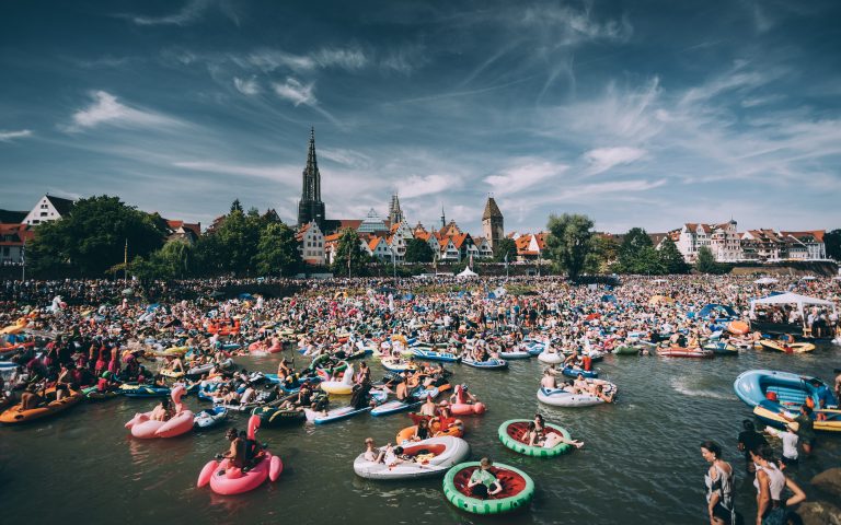 Vom stochern, stechen und staken: 7 wasserreiche Feste und Traditionen in Baden-Württemberg