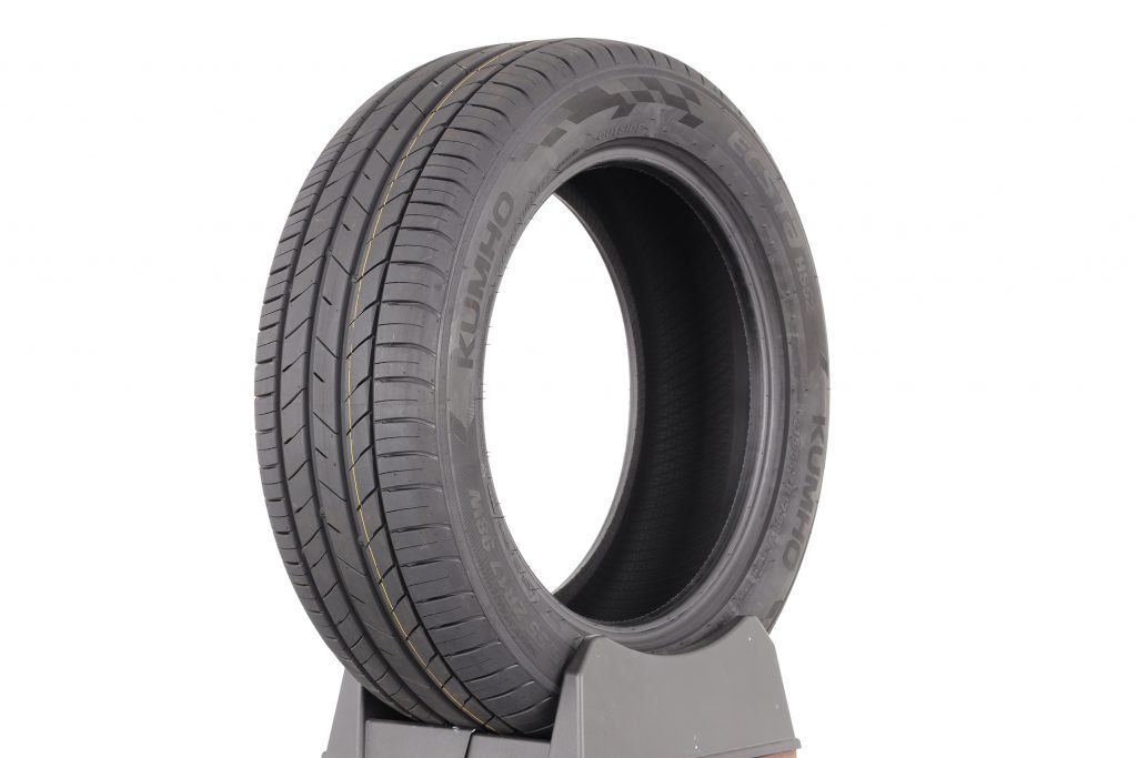 Kumho Ecsta HS52 - Platz 3 im ADAC Sommerreifentest 2024
