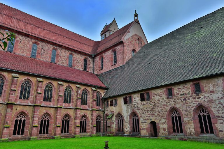 Osterferien im Kloster Alpirsbach: Mit Rittern und Edelsteinen auf Schatzsuche
