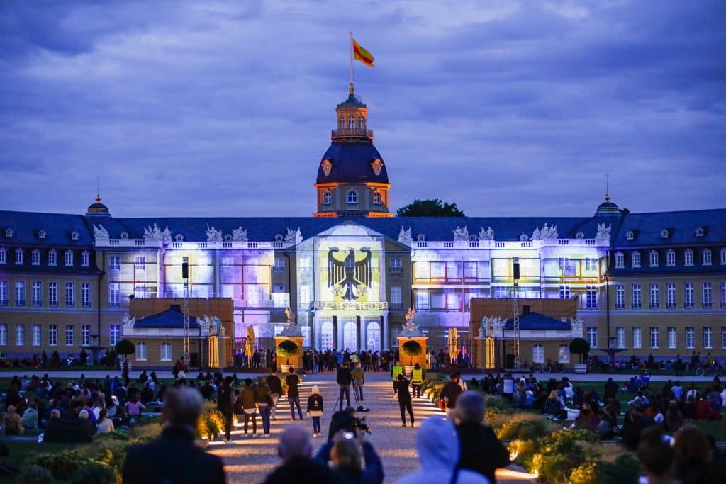 75 Jahre Grundgesetz: Karlsruhe feiert als „Residenz des Rechts“ mit eindrucksvollen Veranstaltungen Demokratie und Freiheit