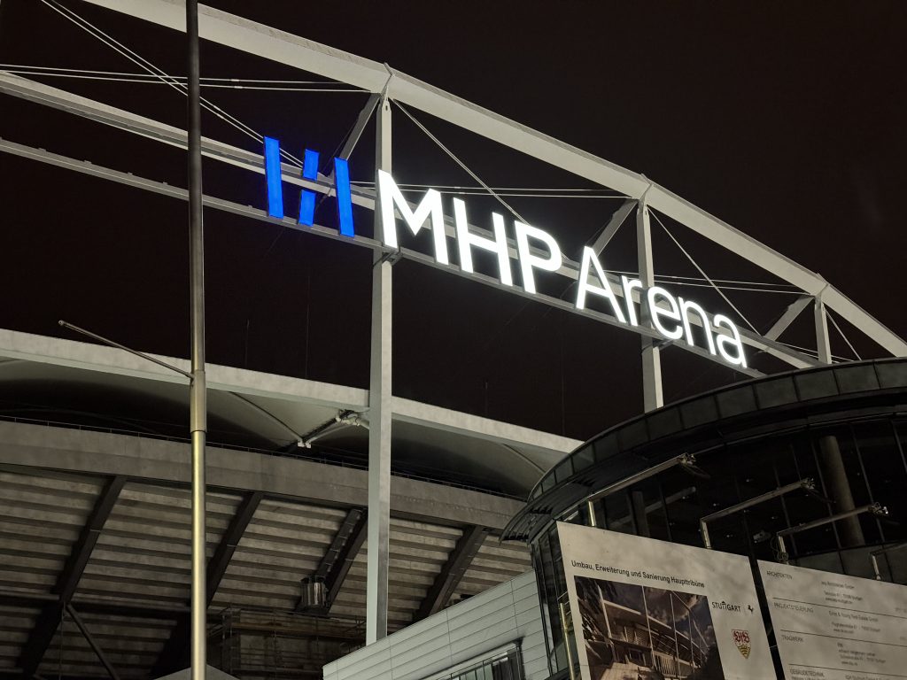 EM 2024: Stuttgarts MHP-Arena – Eine Evolution von der "Kampfbahn" zum High-Tech Fußballtempel! MHP Arena Stuttgart Logo