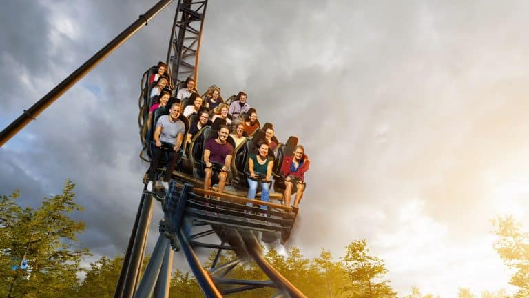 „Voltron Nevera powered by Rimac“: Ab April entfesselt der Europa-Park ein neues Level des Nervenkitzels! „Voltron Nevera powered by Rimac“: Ab April entfesselt der Europa-Park ein neues Level des Nervenkitzels!