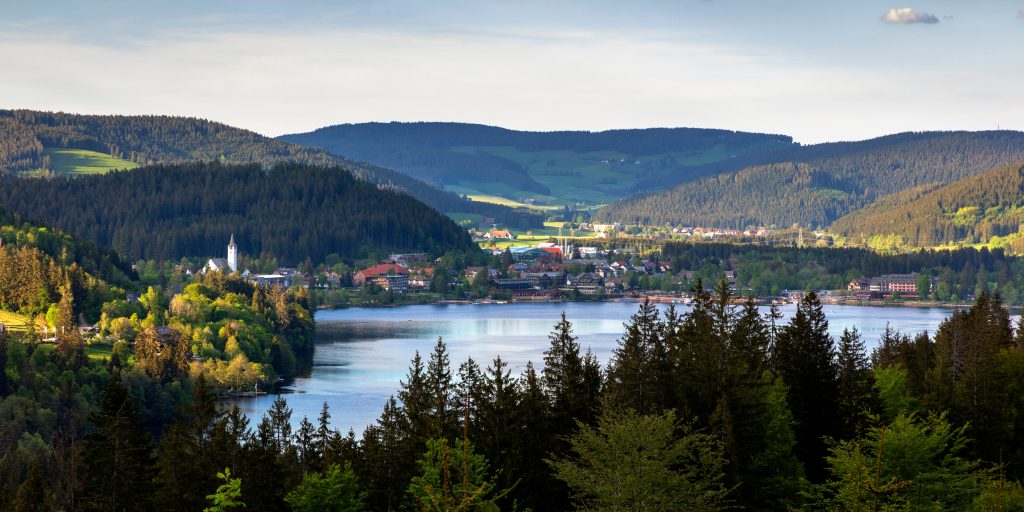 Mysterien des Titisees: Auf den Spuren der versunkenen Stadt und der sagenumwobenen weisen Frau!