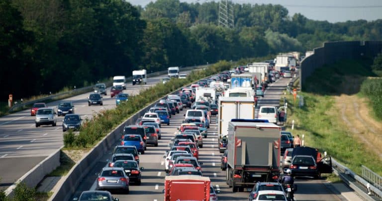 Gründonnerstag wird Stau-Donnerstag! ADAC warnt vor Mega-Verkehrschaos in Baden-Württemberg
