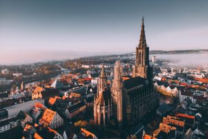 Weltrekord futsch! Sagrada Família überragt das Ulmer Münster – um 1,41 Meter!