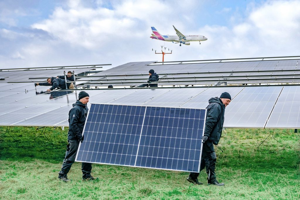 100 Jahre Flughafen Stuttgart: Wie er zu einem der wichtigsten Flughäfen Deutschlands wurde str freiflaechen solaranlage