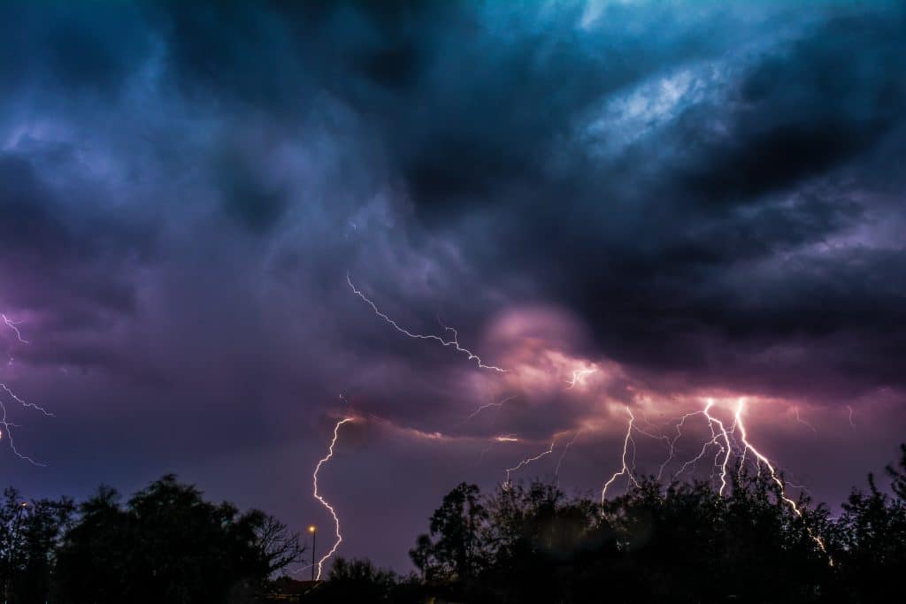Heftige Gewitter, Starkregen & Hagel: Unwetter halten Baden-Württemberg weiter in Atem