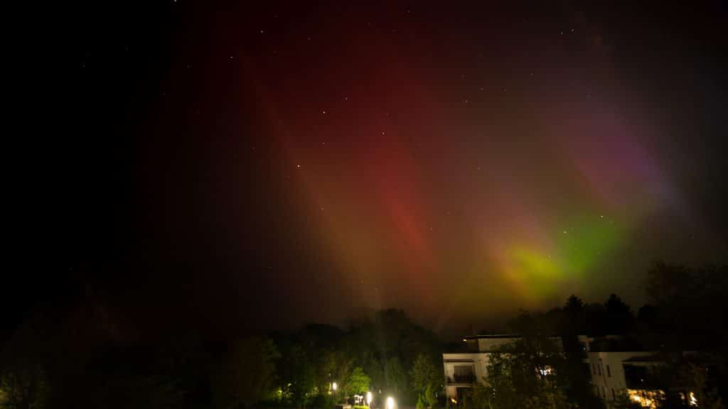 Sonnensturm trifft heute auf die Erde: Polarlichter auch über Baden-Württemberg?