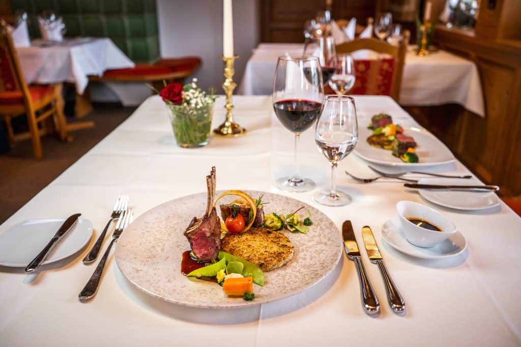 Ein Fest für Feinschmecker: Die Brägelwochen im Hochschwarzwald Braegel im Naturparkhotel der Waldfrieden