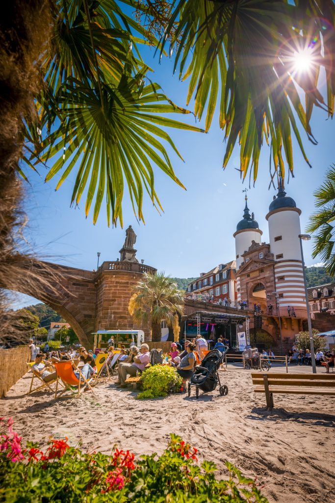 Strandflair: Sommer am Fluss in Heidelberg. 
