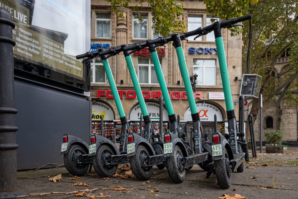 So gefährlich leben E-Scooter-Fahrer:  Unfallzahlen schießen in die Höhe, Todesfälle verdoppelt!