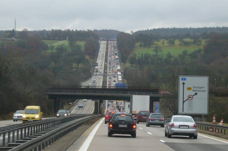 Stau-Gefahr auf A8 bei Pforzheim! Vollsperrung am Wochenende (13. + 14.7.)
