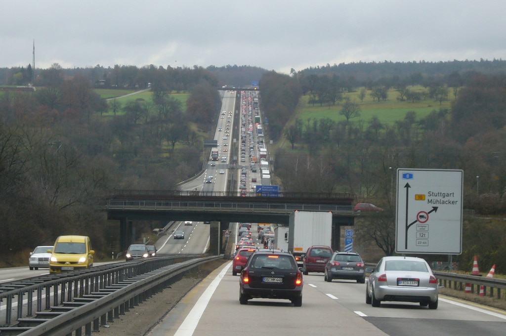 Stau-Gefahr auf A8 bei Pforzheim! Vollsperrung am Wochenende (13. + 14.7.)