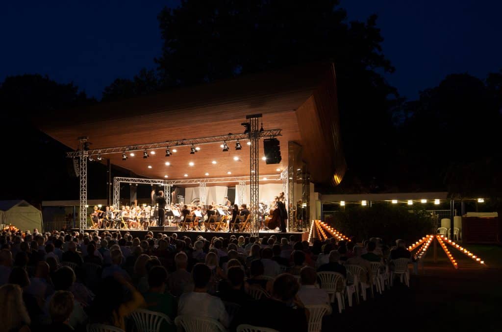 Magischer Abend mit Barockklängen: Freiburger Barockorchester begeistert im Kurpark Bad Krozingen