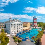 Mit knapp 1,6 Millionen Übernachtungen im Jahr 2023 liegt Rust mit dem Europa-Park Erlebnis-Resort auf Platz zwei nach der Stadt Freiburg mit 2,1 Millionen Übernachtungen im vergangenen Jahr