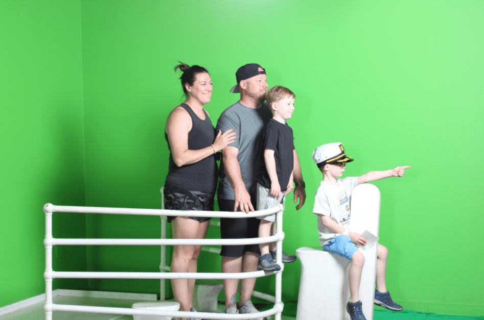 „TITANIC – Die Ausstellung“ in Ludwigsburg: Das legendäre Schiff hautnah erleben 3 "Ich bin der König der Welt!" Schlüpfe in die Rolle von Jack Dawson