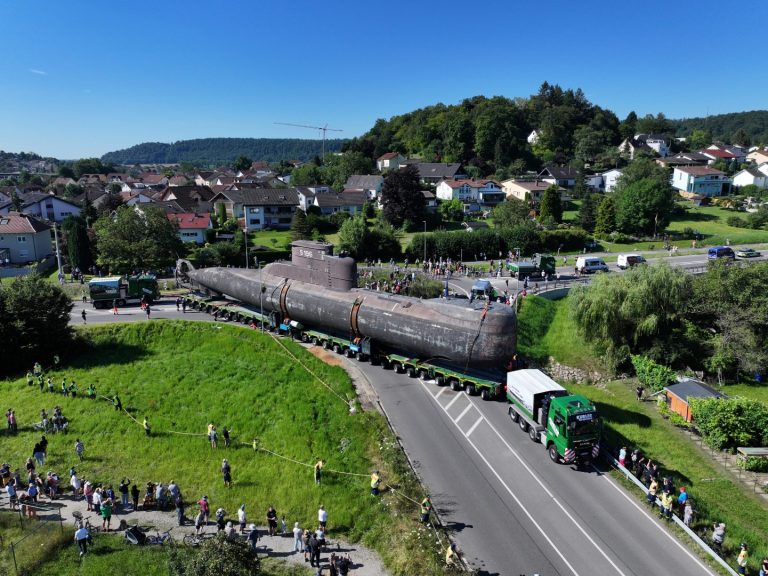Halbzeit beim U17-Transport: Erste Straßenetappe nach Landgang erfolgreich abgeschlossen