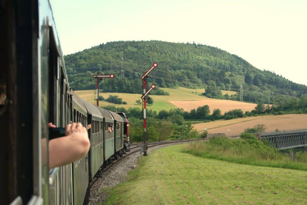 Dampfende Loks und kurvige Schienen – Die Sauschwänzlebahn im Südschwarzwald im Podcast „Abenteuer Eisenbahn“