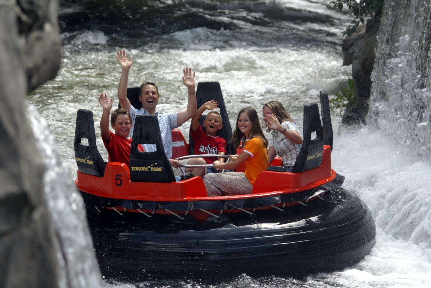 Bis zu 37 Grad am Wochenden! Brütend heiß im Europa-Park – mit diesen 8 ...