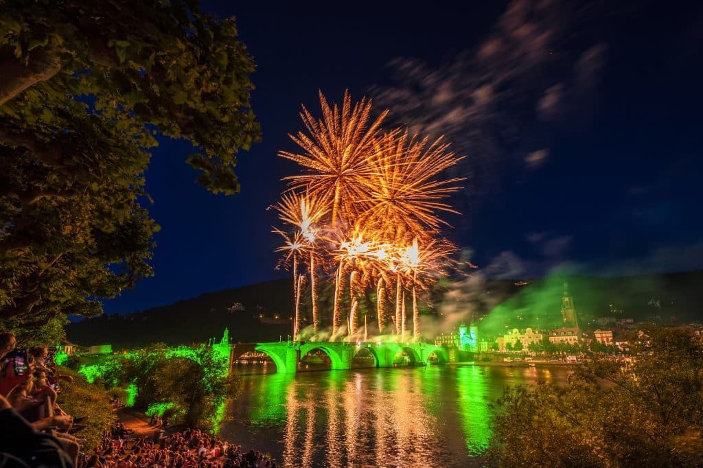 Magischer Sommerabend in Heidelberg: Schlossbeleuchtung 2025 – Termine, Tipps & Geschichte
