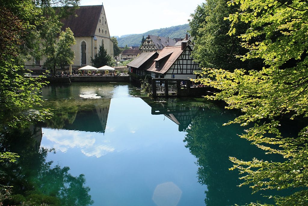Vier Jahre gesperrt: Sanierung des Touristen- & Insta-Hotspots Blautopf startet in Blaubeuren 1 Vier Jahre gesperrt: Sanierung des Touristen- & Insta-Hotspots Blautopf startet in Blaubeuren ID 140 Blautopf Rz 300dpi