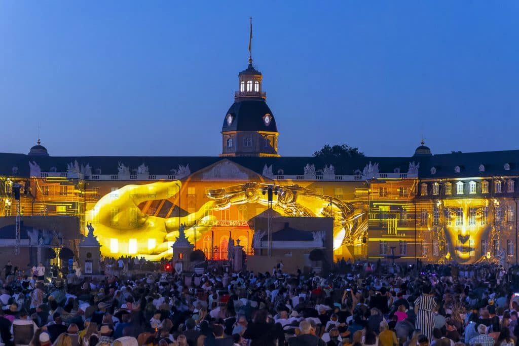 Karlsruher SCHLOSSLICHTSPIELE feiern 10 Jahre: Glanzvolle Premiere im Jubiläumsjahr OCHO KME JuergenRoesner 076
