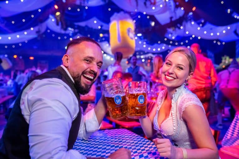 O’zapft is im Europa-Park: Oktoberfest mit Maß, Musik und Mega-Gaudi!