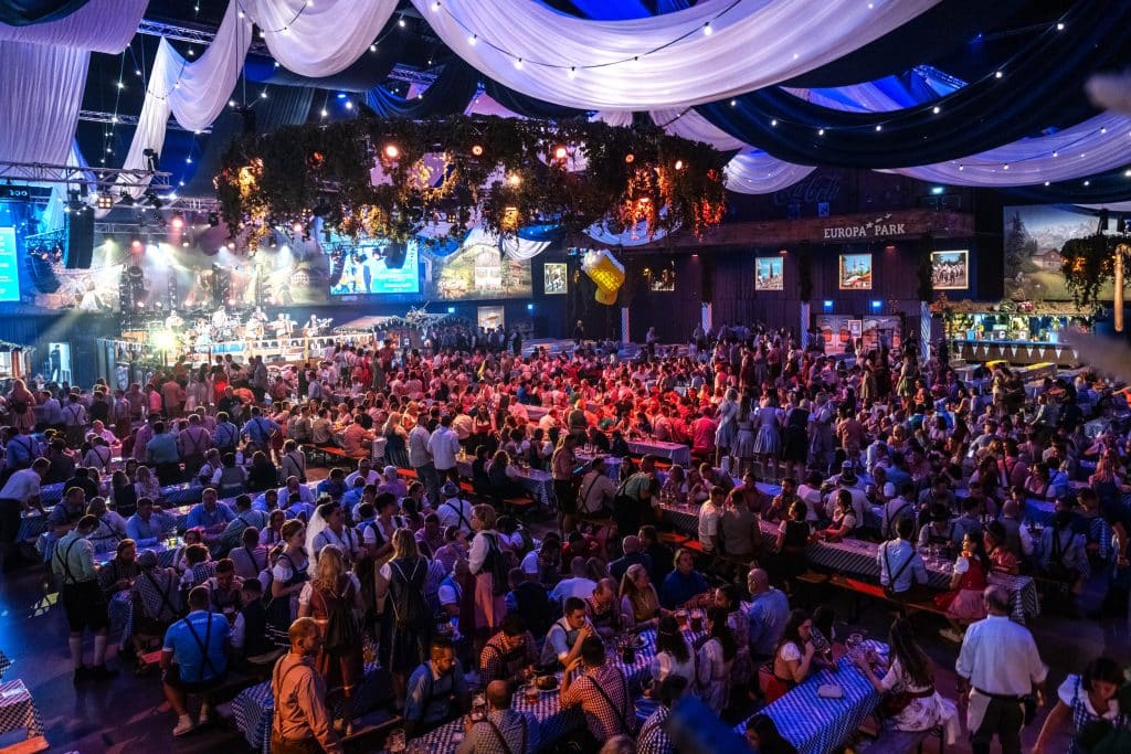 O'zapft is! Europa-Park lädt zum zünftigen Oktoberfest-Spektakel 1 O'zapft is! Europa-Park lädt zum zünftigen Oktoberfest-Spektakel PM 2024 Oktoberfest 2