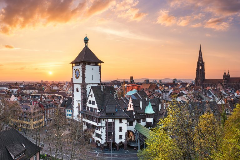 Deutschlands Top 100: Diese 14 Highlights in Baden-Württemberg begeistern Touristen  – Europa-Park auf Platz 2!