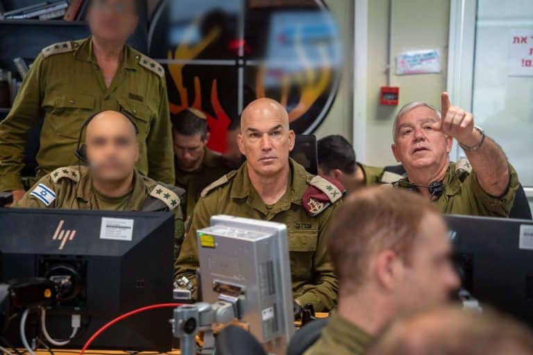 Israelische Luftangriffe auf Hisbollah: Über 300 Ziele in Südlibanon getroffen